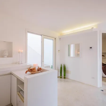 Villa Kyvos 10, Emma